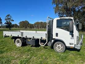 Isuzu Truck - picture1' - Click to enlarge