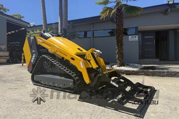   Eurotrac MTL1000 Mini Loader with Levelling Bar