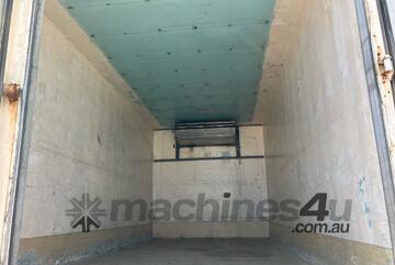 2005 Isuzu FVR950 Refrigerated Pantech