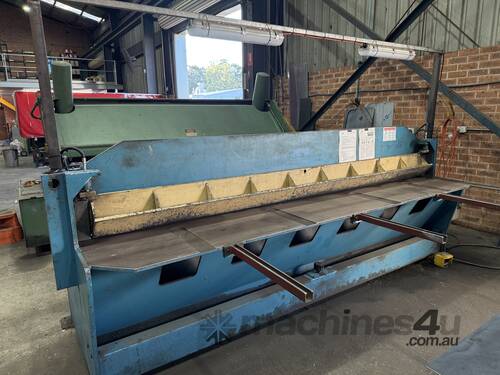 Used Epic hydraulic guillotine for sale (3mm X 3100mm)