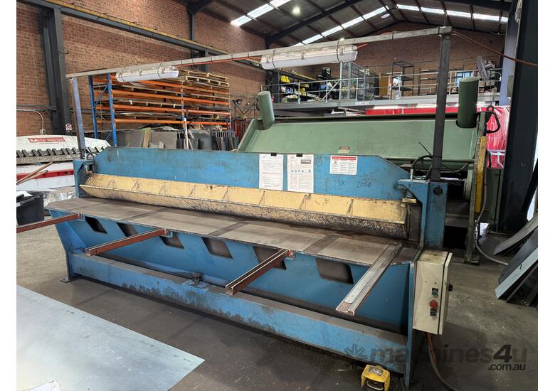 Used Epic hydraulic guillotine for sale (3mm X 3100mm)