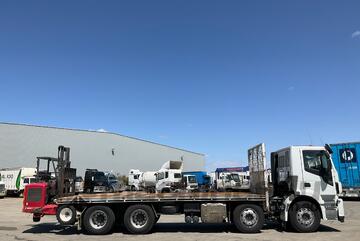 2021 Iveco Stralis 460 Table Top & Forklift Combination