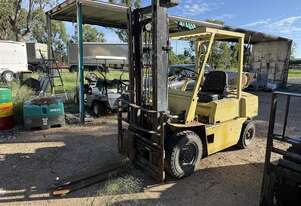 Komatsu 1999   FG25-8 Forklift
