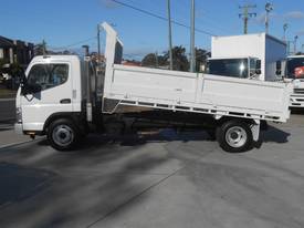 2007 MITSUBISHI CANTER 4.0 TIPPER TRUCK - picture2' - Click to enlarge