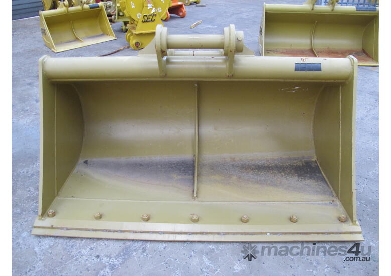  SEC 20 Ton Mud Bucket for Caterpillar CAT320 - Includes Pin, 1930mm Width