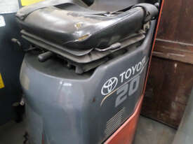 TOYOTA ELECTRIC FORKLIFT RE20 - picture2' - Click to enlarge