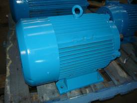 GEC 10HP 3 PHASE ELECTRIC MOTOR/ 955RPM - picture0' - Click to enlarge