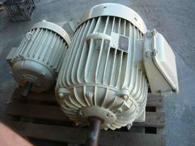 ATKINS 75HP 3 PHASE ELECTRIC MOTOR/ 2945RPM - picture1' - Click to enlarge