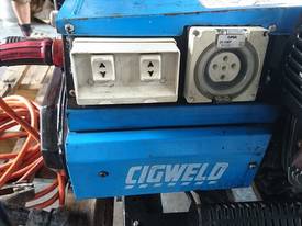 CIGWELD Petrol 190 amp Welder Generator 3 Phase - picture0' - Click to enlarge