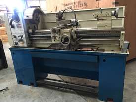 Used Metal Hafco 300mm swing x 1000mm bed Lathe - picture0' - Click to enlarge