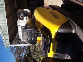 KM100/100r Sweeper.  used - picture0' - Click to enlarge