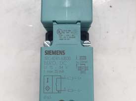 SIEMENS PROXIMITY SWITCH 3RG4041-6JB00 - picture0' - Click to enlarge