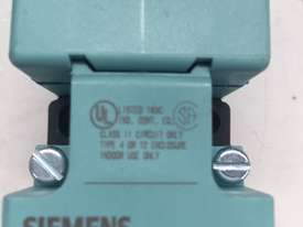 SIEMENS PROXIMITY SWITCH 3RG4041-6JB00 - picture1' - Click to enlarge