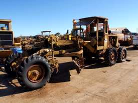 Caterpillar 12E 21F Grader *DISMANTLING* - picture0' - Click to enlarge