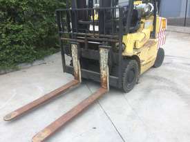 8T Hoist Counterbalance Forklift - picture0' - Click to enlarge
