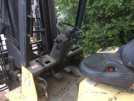 8T Hoist Counterbalance Forklift - picture1' - Click to enlarge