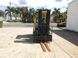 Low Hours - 2.5T Counterbalance  Forklift - picture0' - Click to enlarge