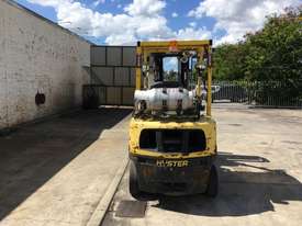 Low Hours - 2.5T Counterbalance  Forklift - picture1' - Click to enlarge