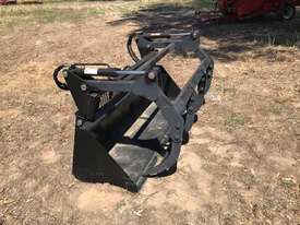 2010 GREEN LINE INDUSTRY GLMGB18 HEAVY DUTY MANURE GRAPPLE BUCKET (1.8M) - picture0' - Click to enlarge