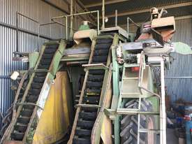 1994 Nairn 1440 Grape Harvester - picture0' - Click to enlarge