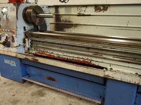 Taiwanese Centre Lathe 3m - picture2' - Click to enlarge