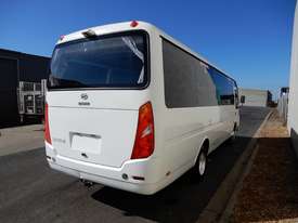 Higer 9.3m MidiBoss School bus Bus - picture1' - Click to enlarge