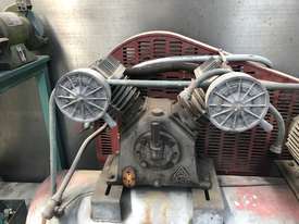 Mc Millian  Air Compressor - picture0' - Click to enlarge