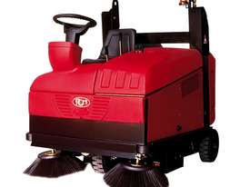 RCM Otto Rider Vacuum Sweeper - picture0' - Click to enlarge