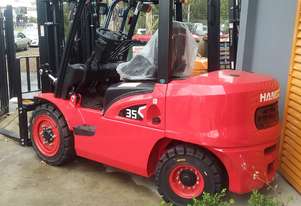 ACTIVE FORKLIFTS - HC Near New 3.5 Ton Diesel Forklift 3 Stage Mast Container Entry Mast ACTIVE FORKLIFTS - HC Near New 3.5 Ton Diesel Forklift 3 Stage Mast Container Entry Mast
