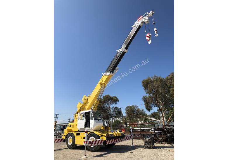 caption 16 TONNE KOBELCO RK16016 TONNE KOBELCO RK160
