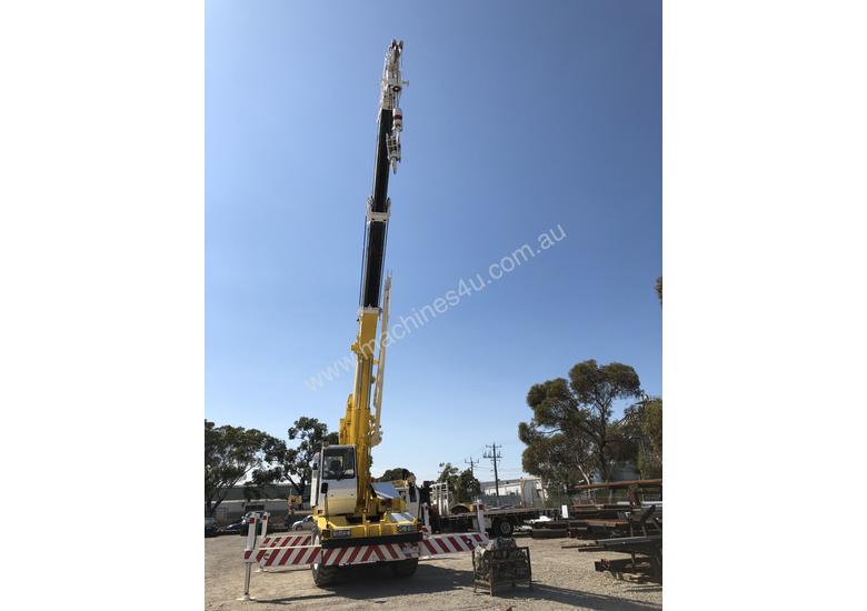 caption 16 TONNE KOBELCO RK16016 TONNE KOBELCO RK160