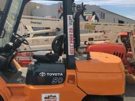Toyota forklift 5 ton diesel  - picture1' - Click to enlarge