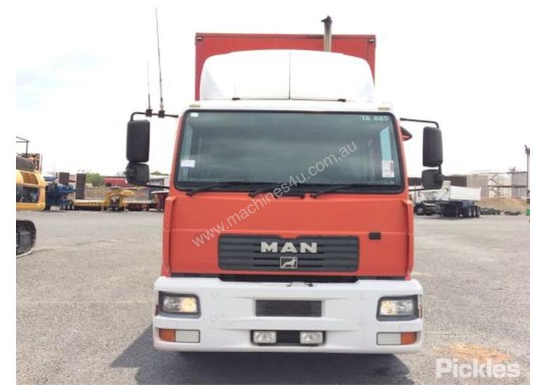 caption 2005 MAN LE22 280