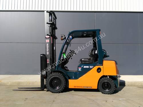 TOYOTA Business Class 2010 2.5 Tonne Forklift in great condition. Located in Sydney