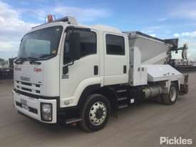 2012 Isuzu FTR900 - picture2' - Click to enlarge