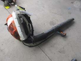 Stihl BR550 Backpack Blower - picture1' - Click to enlarge