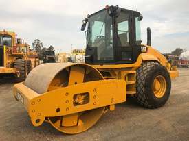 2005 CATERPILLAR CS563E SMOOTH DRUM ROLLER - picture0' - Click to enlarge