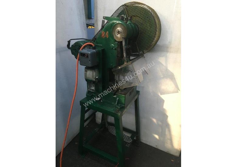 caption Jones & Attwood 6ton Incline Press
