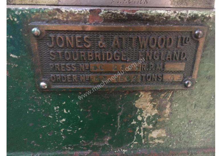 caption Jones & Attwood 6ton Incline Press