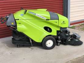 Green Machine Sweeper - picture1' - Click to enlarge