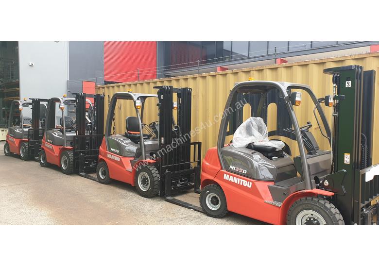 caption IN STOCK - NEW MANITOU 2.5T DIESEL FORKLIFT