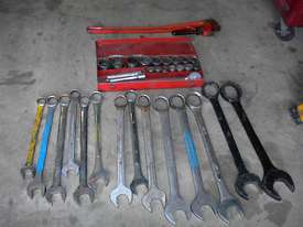 Heavy hand tools sockets & spanners - picture0' - Click to enlarge