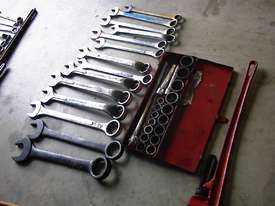 Heavy hand tools sockets & spanners - picture2' - Click to enlarge