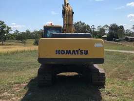 Komatsu PC 220-7 - picture1' - Click to enlarge