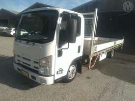 Isuzu NLR - picture1' - Click to enlarge