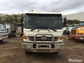 2009 Hino FG1J 1527 - picture1' - Click to enlarge