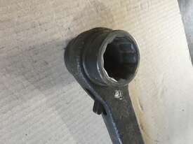 Mozat Ratchet Podger Spanner Socket Wrench 32mm x 34mm - picture2' - Click to enlarge