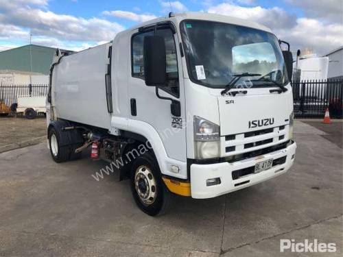 2009 Isuzu FSR 700