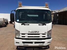 2010 Isuzu FRR500 - picture1' - Click to enlarge