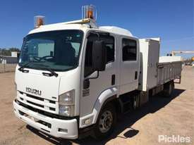 2010 Isuzu FRR500 - picture2' - Click to enlarge